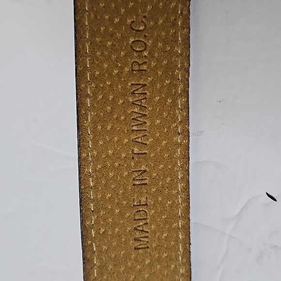 Italian Embossed Leather Belt size M Brown Brass accent hardware   Pre-owned - Picture 8 of 10